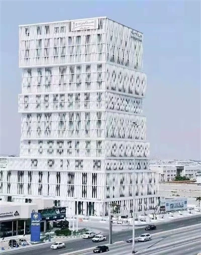 Luxe winkelcentrum 5-sterren hoteldecoratie Aluminium plafondplaat Twist wandbekledingspaneel